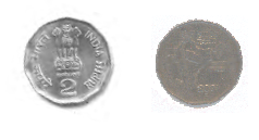 दो रुपये के सिक्के के दोनों किनारों को दिखाया गया है, यह गोल आकार का है और एक तरफ नंबर दो लिखा है और इसके ऊपर हमारा राष्ट्रीय चिन्ह है और दूसरी तरफ भारत का नक्शा है। 