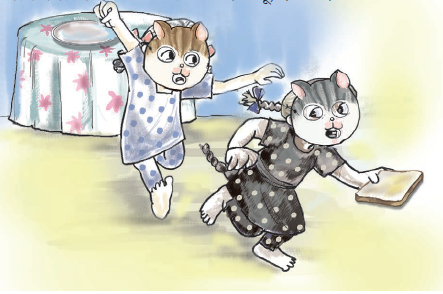 सफेद बिल्ली काली बिल्ली को पकड़ रही है।  काली बिल्ली के हाथ में रोटी है। 