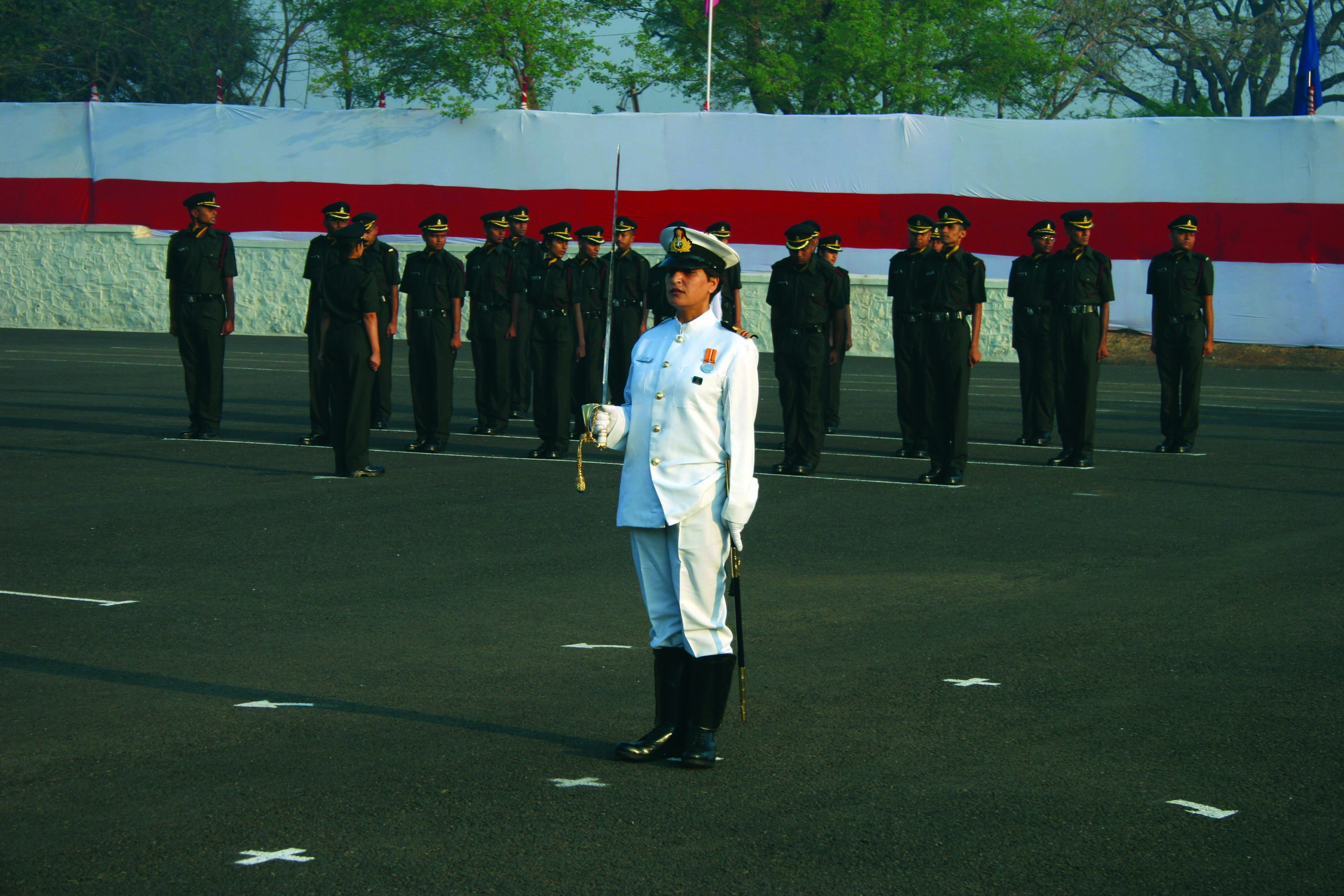 Lieutenant Commander वहीदा Prism standing straight.