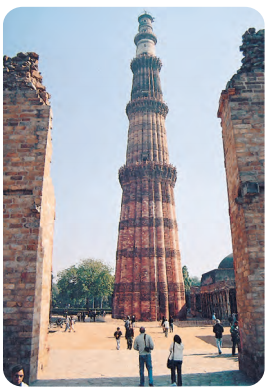 कुतुब मीनार।   