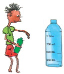 लड़के ने हाथ में बोतल पकड़ी है।  