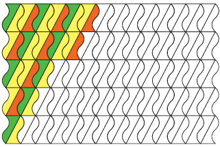 दीवार पर थोड़ा रंग हो रखा है जिसको पूरा करने की जगह दी गई है।   