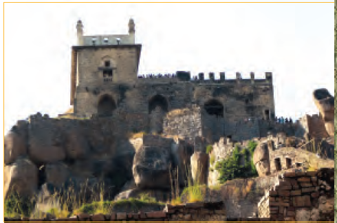 किले में सुल्तान का महल।  