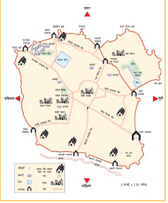 किले का एक नक्शा दिखाया गया है, जो इसके बगीचों, दरवाजों, सीढ़ियों का रास्ता दिखाता है। 