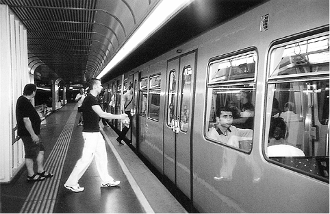 Tube%20Train%20in%20Vienna.tif