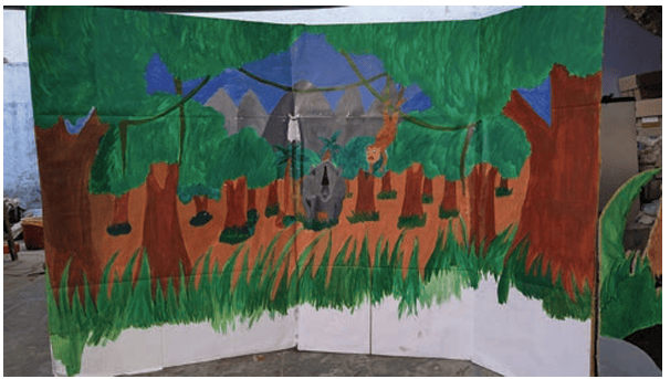 Background showing a jungle with animals