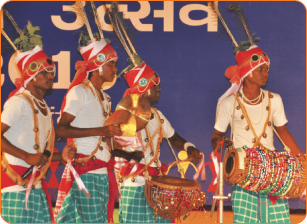 Tribes_performing
